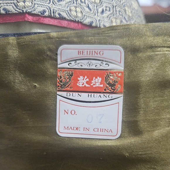 Vintage Chinese Dun Huang Hand Embroidered Silk Panel Floral Butterfly Tapestry - Picture 5 of 6